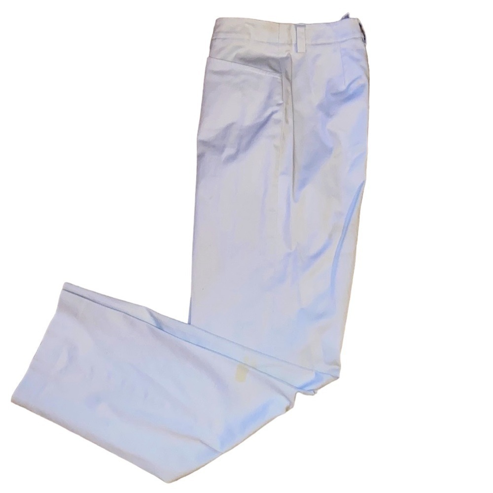 Bloomingdale’s cotton/ spandex pale blue straight leg pants. Size 4P.